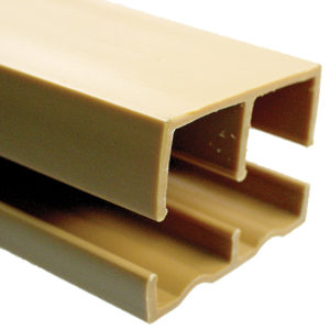 Rail de plastique pour portes coulissantes en bois de 3/4 po