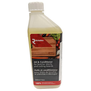 Oil and Conditioner for Richelieu Wood Surfaces