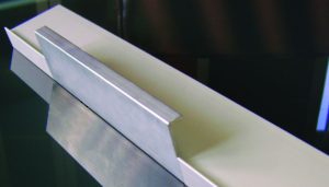 Portes à cadre en aluminium avec poignée intégrée